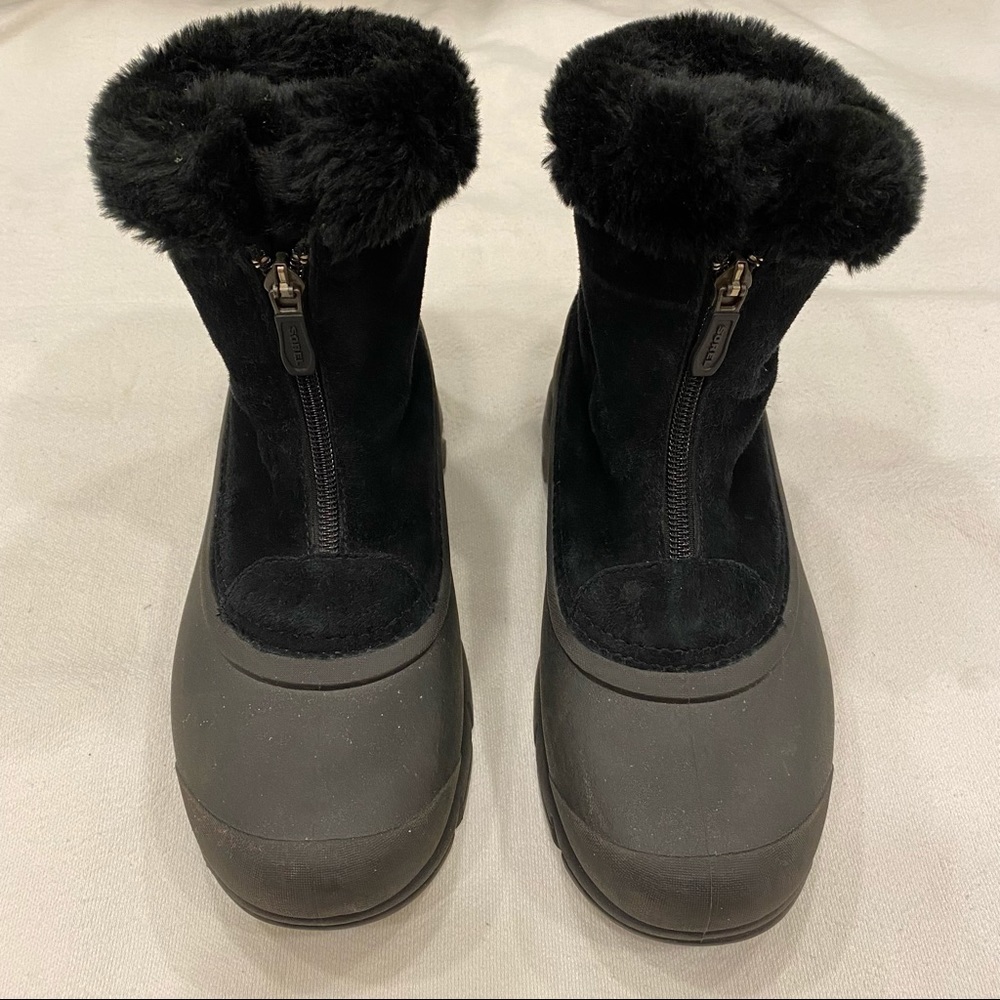Women’s Sorels snow boots